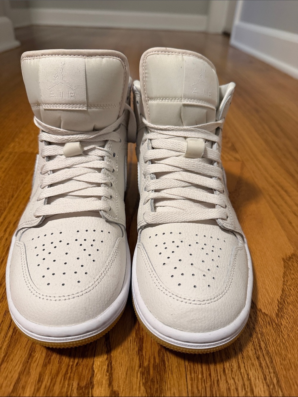 Jordan 1 Mid Sneakers — Cream/White